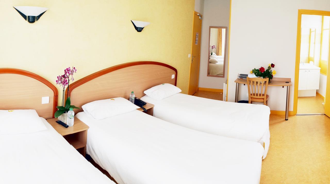 Logis Hotel Du Commerce Volvic Eksteriør bilde