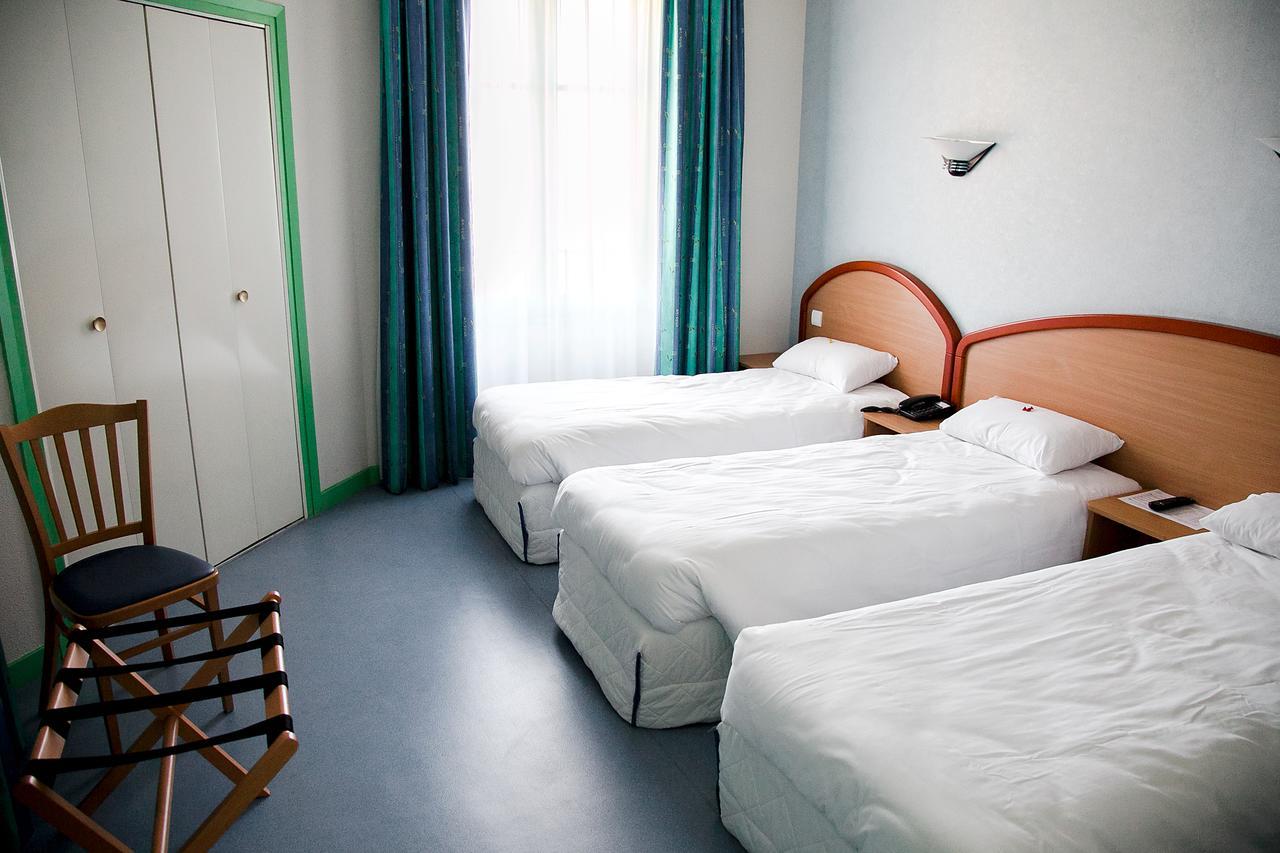 Logis Hotel Du Commerce Volvic Eksteriør bilde